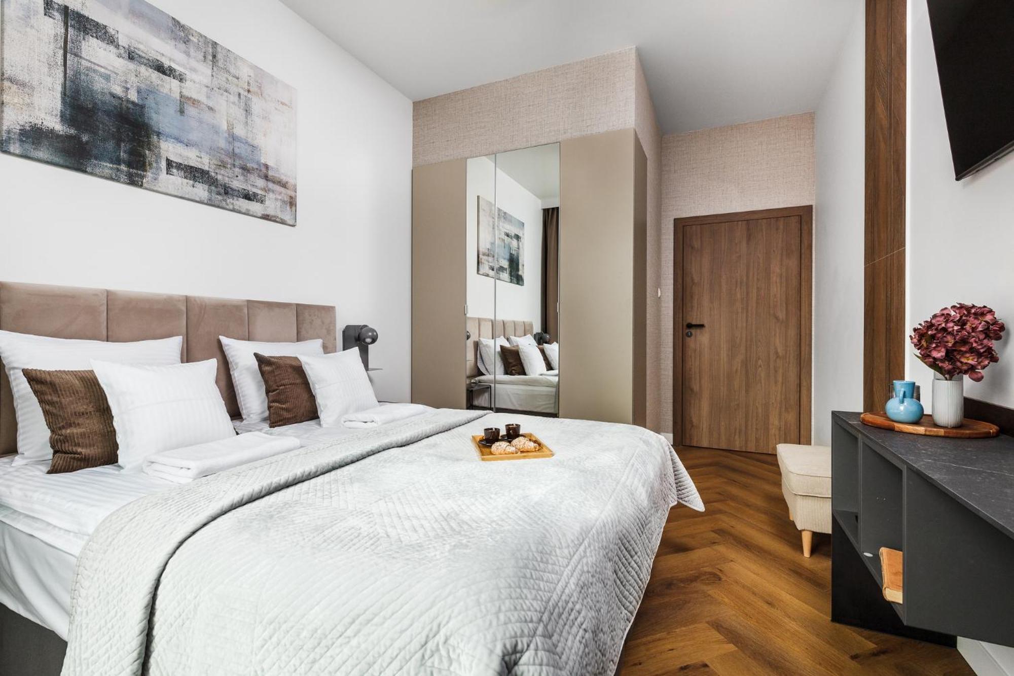 City Center - Walowa I Popieluszki By Apartmore กดัญสก์ ภายนอก รูปภาพ